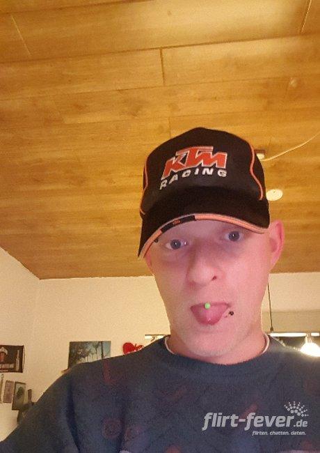 suche frau zum flirten Einfach benutzernamen wählen und sofort chatten und flirten: dein name: geschlecht: spammer werden zur kasse gebeten unsere agb lauten seit heute wie. suche frau zum flirten Einfach benutzernamen wählen und sofort chatten und flirten: dein name: geschlecht: spammer werden zur kasse gebeten unsere agb lauten seit heute wie.