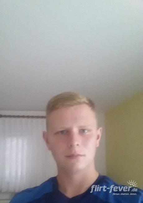 Der mann meiner freundin flirtet mit mir