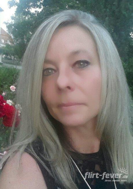 Portrait Frau: Lizenzfreie Stock Videos und Clips