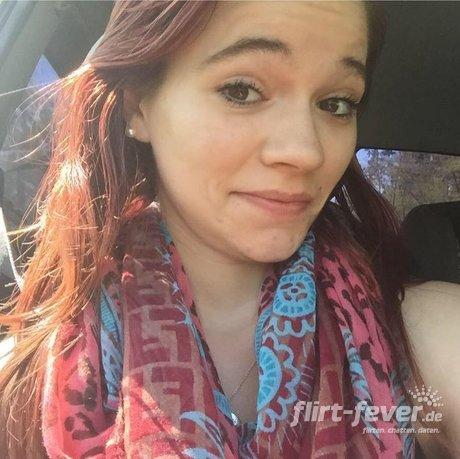 Yvonne Nittmann, Weiblich, 21 .Freunde, Entspannen, Kino, Tattoos ...